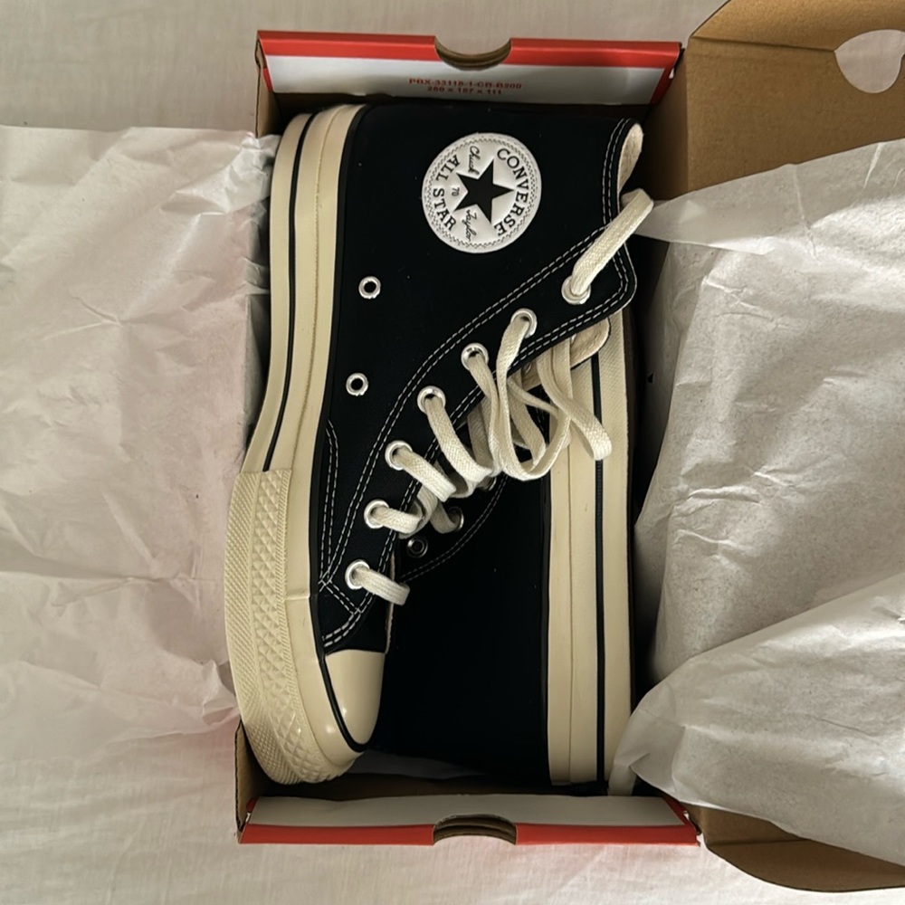 VINTAGE CONVERSE